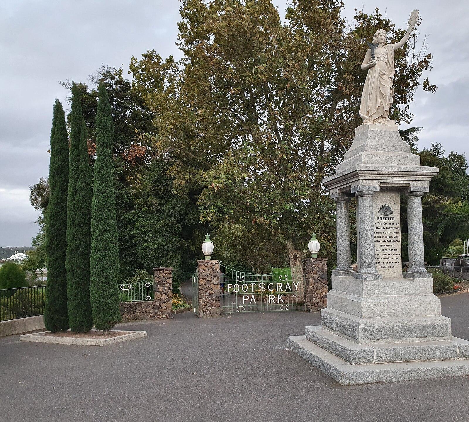 Footscray Park gates at dusk, Apr 2020