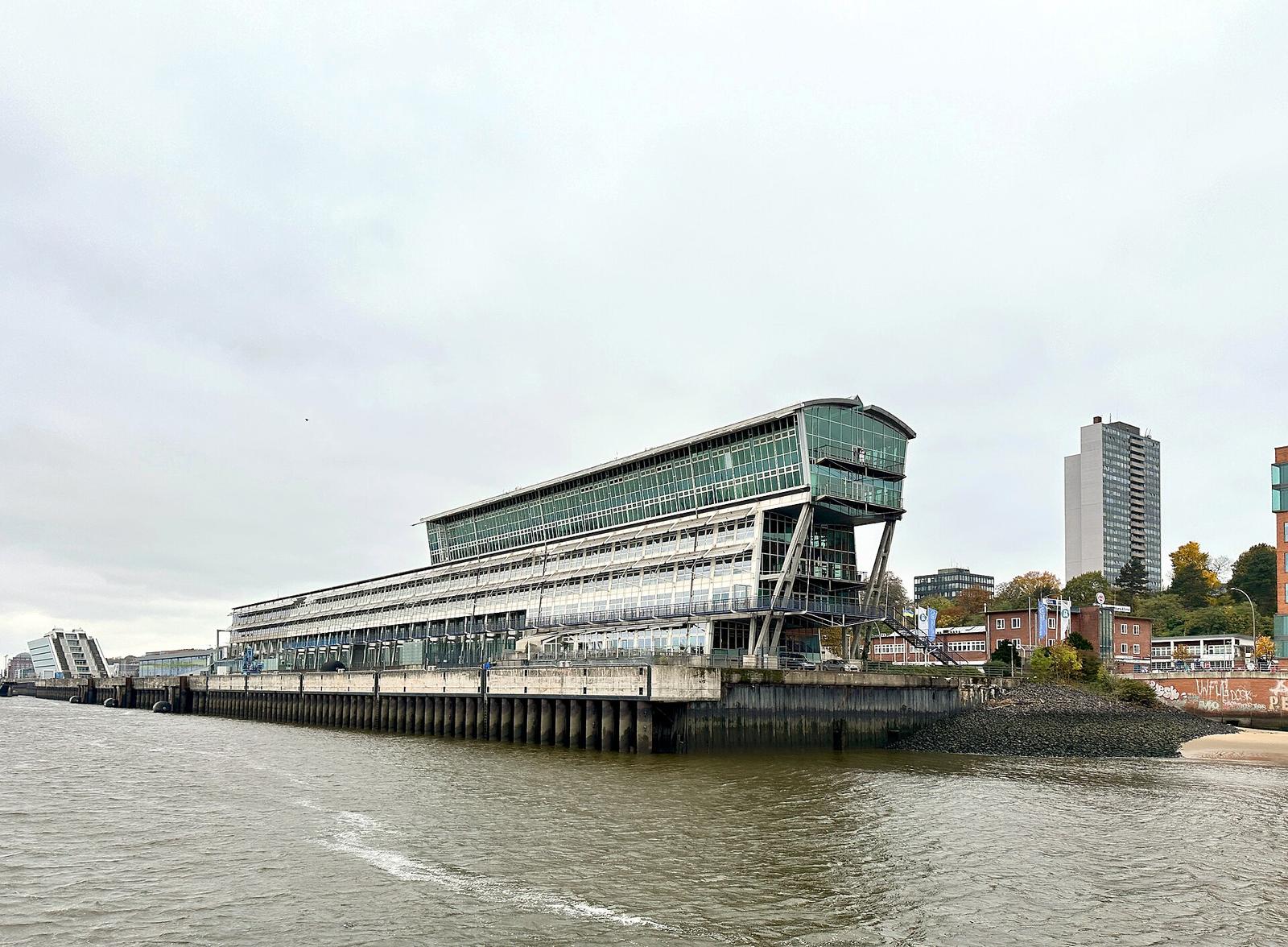 Altes Fährterminal Altona (04)